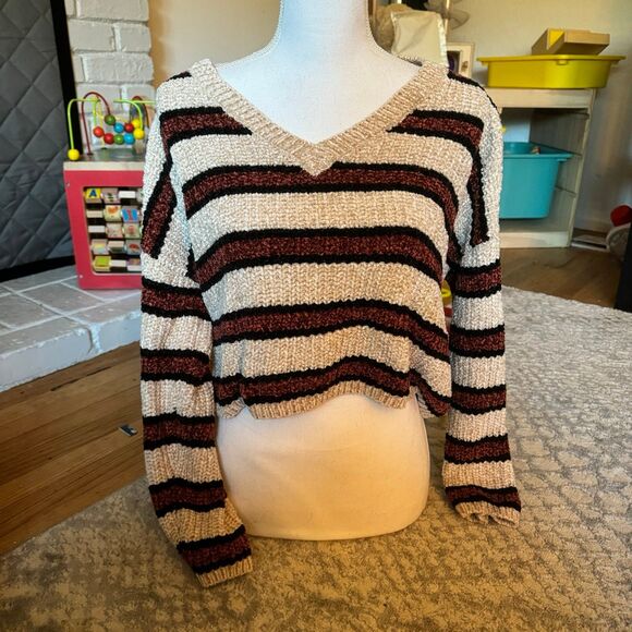Beautiful striped sweater - Picture 2 of 4